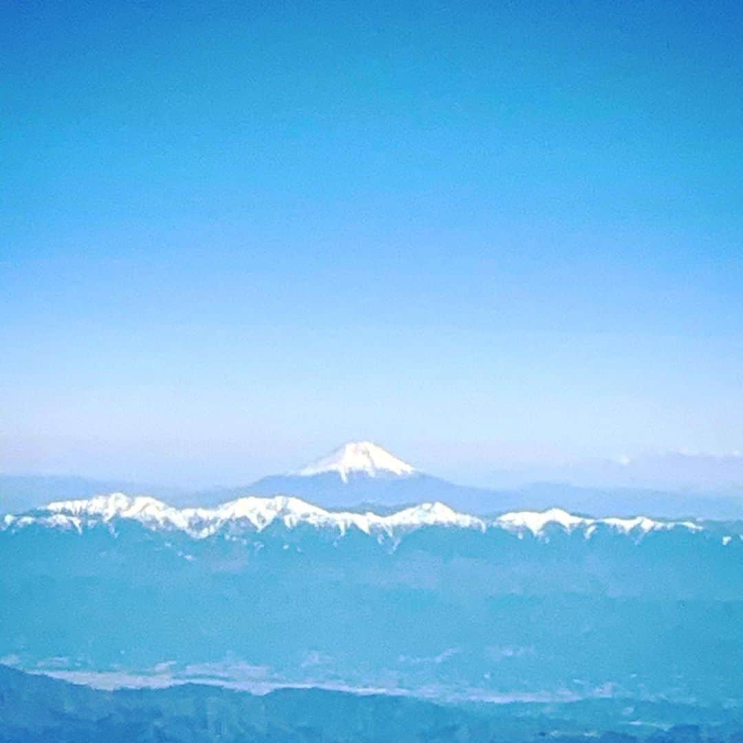 福田朋夏さんのインスタグラム写真 - (福田朋夏Instagram)「飛行機の中から綺麗な富士山が見えました🥺✨こんなに美しい日本に生まれて、本当に幸せです🙏✨ #fujiyama #beautifulcountry #japan」2月9日 15時27分 - tomoka_fukuda
