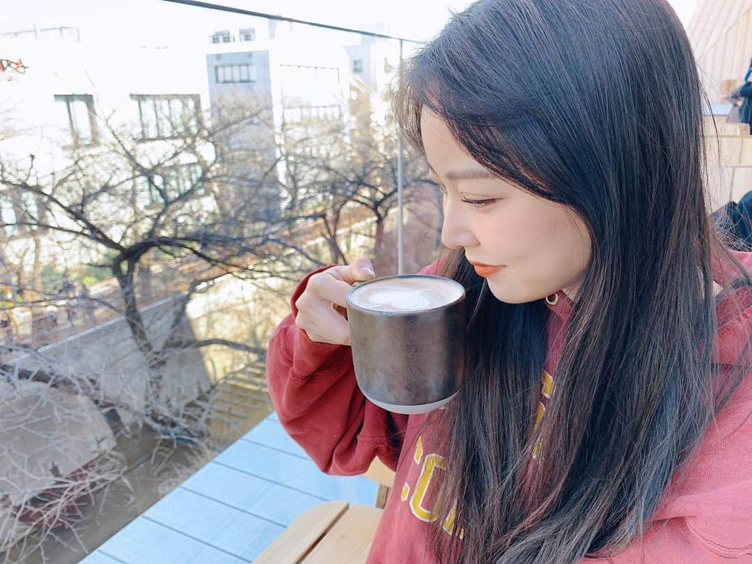 白間美瑠さんのインスタグラム写真 - (白間美瑠Instagram)「大きいスタバでした😳」2月9日 15時37分 - shiro36run