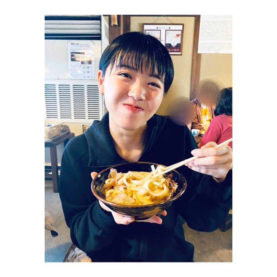 彩香さんのインスタグラム写真 - (彩香Instagram)「念願の讃岐うどん✨ #わら家 さんでいただきました〜😋 うどんのコシが凄くて衝撃の美味しさでした👀‼️ツアーで行く時もまた食べたいな〜(●´ω｀●) 5月31日に#高松dime でLIVEするのでみなさん待ってます🙏🏻🙇🏻‍♀️ ＊ ＊ ＊ #香川#kagawa#高松#takamatsu#讃岐うどん#うどん#念願」2月9日 16時57分 - saika_ringomusume