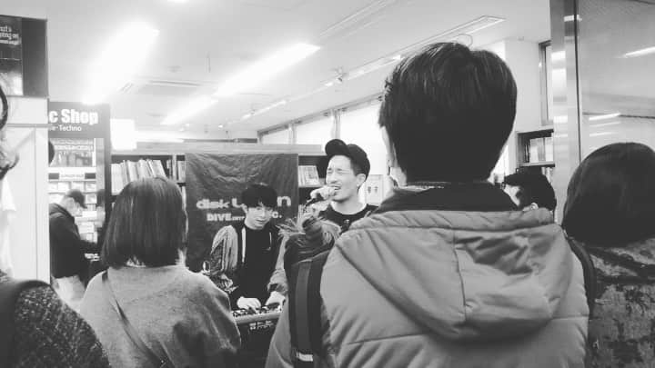 はねゆりのインスタグラム：「最近お友達になった﻿ ﻿ つまり、新しいフレンドのshunちゃんのライブへ🎶﻿ 楽しかったぁ〜😊﻿ ﻿」