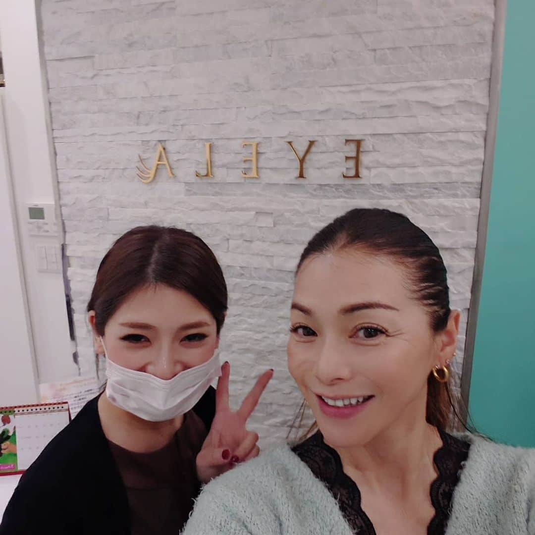 渡辺めぐみさんのインスタグラム写真 - (渡辺めぐみInstagram)「EYELA(アイラ)銀座店で、セイカちゃんに、マツエクしてもらいました😊❤️👍 目力大切です😊⤴️⤴️⤴️⤴️ いつも、デザインと本数は、セイカちゃんにお任せです😊👍❤️ マツエクしてるだけで、全然目元が変わりますよね😊😊😊 #マツエクデザイン #マツエク #銀座#eyela銀座店 #目力#目元#女子力アップ #instagrammer #instagramjapan #instagram #instagramgood #instagramlike」2月9日 17時30分 - meguheart