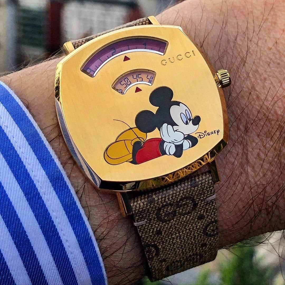 Daily Watchさんのインスタグラム写真 - (Daily WatchInstagram)「Would you wear this Gucci Disney watch? 🤔 I agree with @equationdutemps that watches doesn’t have to be about value, investment and waiting lists: the most important thing is to have fun collecting. Here is the highly enjoyable Gucci Disney Grip with ronda quartz movement in yellow gold PVD case #Disney #Gucci」2月9日 17時44分 - dailywatch