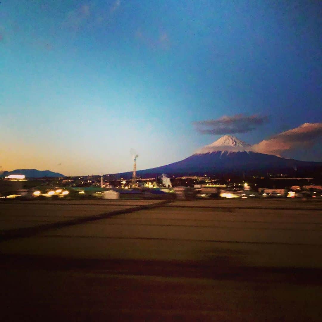 松田悟志さんのインスタグラム写真 - (松田悟志Instagram)「なんとか間に合ったw #富士山 #笠雲」2月9日 17時55分 - matsuda_satoshi1216