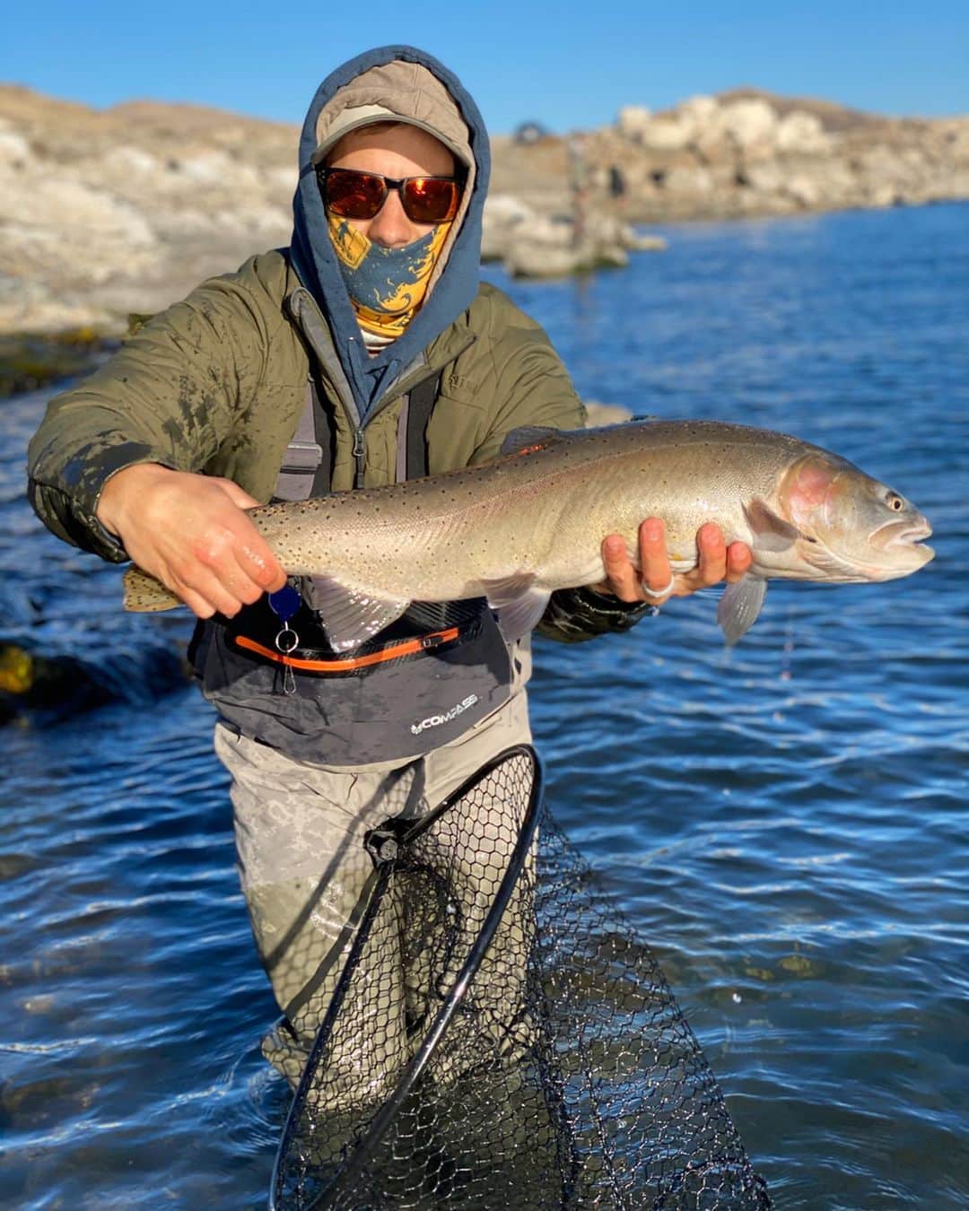 ジェイコブ・ダルトンのインスタグラム：「Always amazes me the size of fish out here when catching a 10lber is just alright! Love getting to the lake and having a good time with friends and fam 🎣🏕 #onethousandhobbies #flyfishing」
