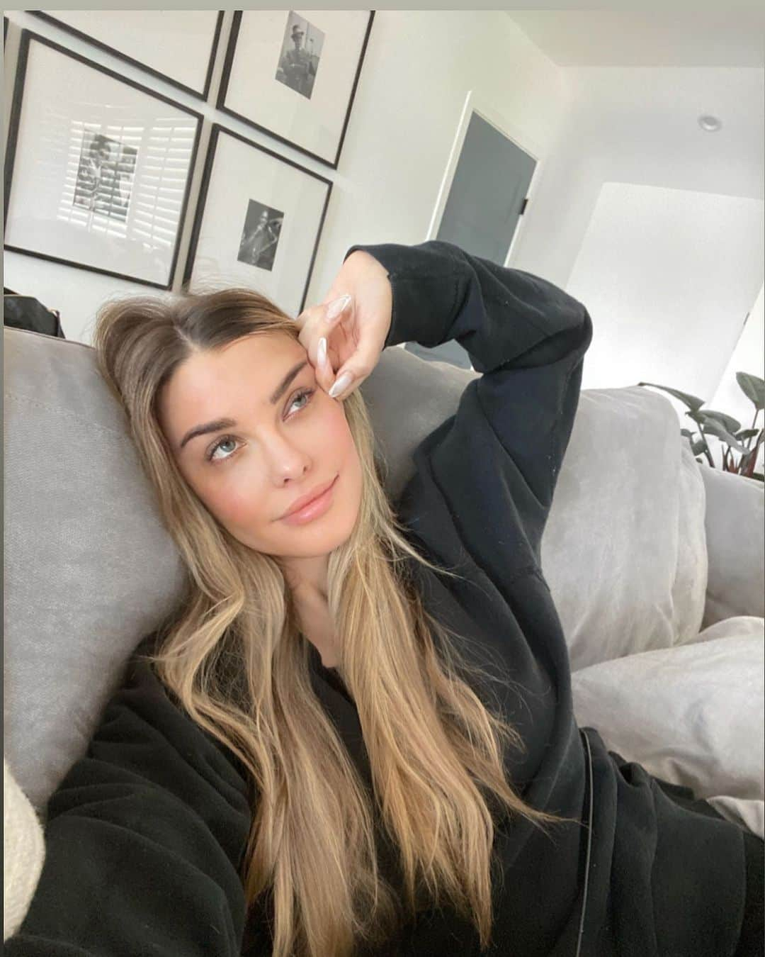 エミリー・シアーズさんのインスタグラム写真 - (エミリー・シアーズInstagram)「Forever mood」2月10日 3時59分 - emilysears