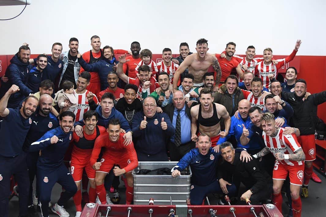 パブロ・マフェオのインスタグラム：「➕3️⃣🔴⚪️🔴⚪️」
