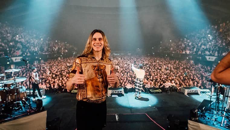 Don Brocoさんのインスタグラム写真 - (Don BrocoInstagram)「1 YEAR AGO TODAY WE PLAYED WEMBLEY!!!! Words cannot express how much that show still means to us, thank you everyone for making that night so incredibly special ❤️❤️❤️ See you next @slamdunkmusic!」2月10日 4時57分 - donbroco