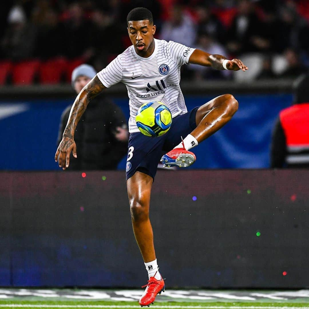 パリ・サンジェルマンFCさんのインスタグラム写真 - (パリ・サンジェルマンFCInstagram)「👊⚽️🔥 @kimpembe3 . #PSGOL #ICICESTPARIS #AllezParis #PSG #ParisSaintGermain #Paris #Football #PresnelKimpembe #Kimpembe」2月10日 4時57分 - psg