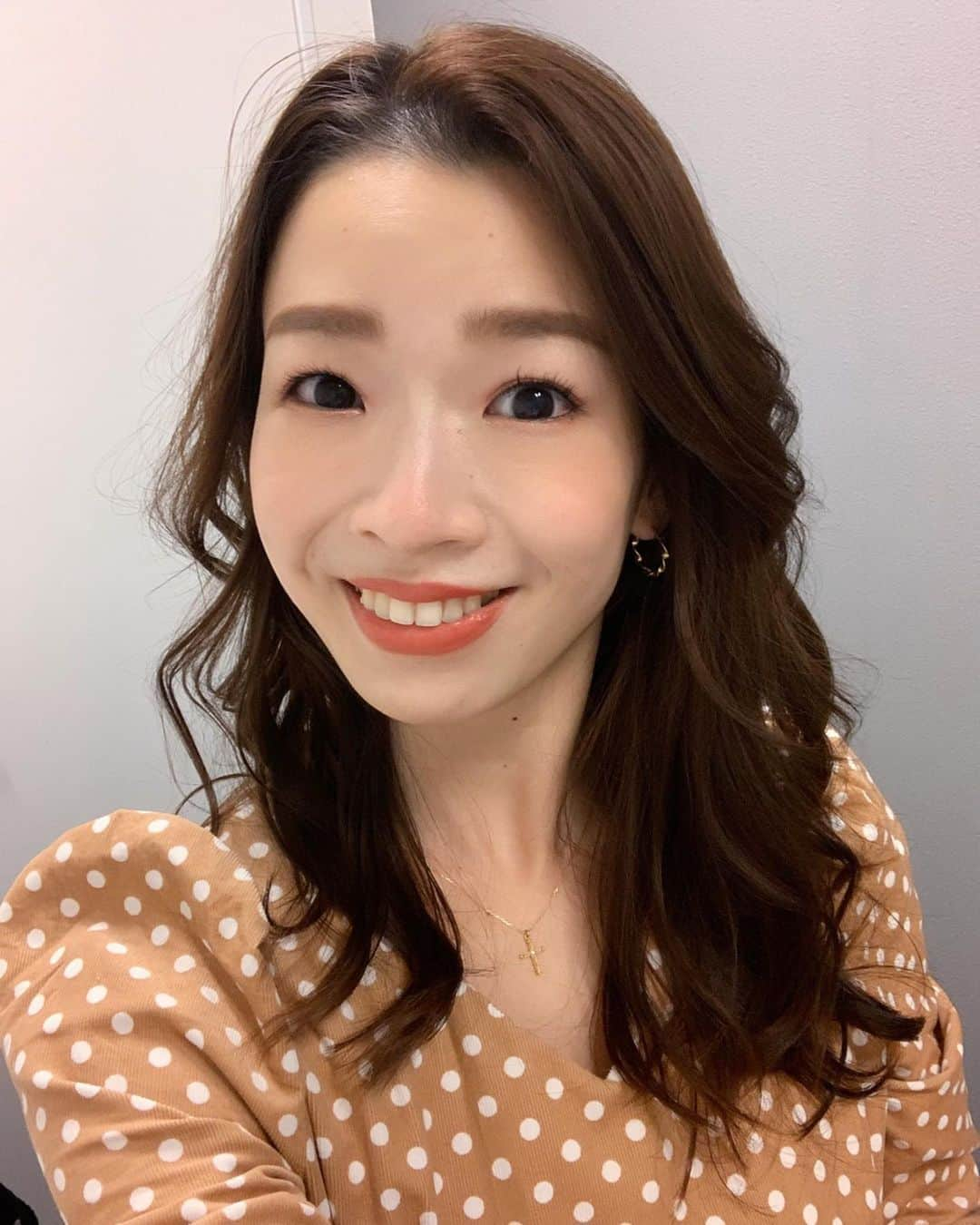 石井亜美さんのインスタグラム写真 - (石井亜美Instagram)「🎬 . YouTube Spaceで行われた “Beauty,Fashion,Lifestyle creator day”で 私のYouTubeチャンネルの秘訣!?!?について お話しさせて頂きました☺️✨ . 私自身も日々トライ＆エラーな毎日なので、 むしろまだまだ教わりたい事だらけですが← . 真っ直ぐな目で話を受け取ってくださっていた方、 メモを取りながら聞いてくださっていた方、 終わった後も直接ご質問を頂いたりして...。 . 沢山のクリエーターさんと交流できて とってもとっても楽しかったです😆🌈🌈 . ケータリングがなんと #幸也飯 !!!! そしてジョニー楓さんの占いが受けられたり、 幸せなイベントだったなぁ...🤫 . 頂いたエネルギーで、今日も編集頑張ります！笑 . 今日付けていたリップは @tomfordbeauty のGRACE❤︎ ネイルは @naileostre で整えて頂きました！ ワンピースは @cielair でした❤︎ . . #youtube #youtubespace #tomford #tomfordbeauty #cielair #tomfordgrace #clio」2月9日 20時11分 - ami_ishii_