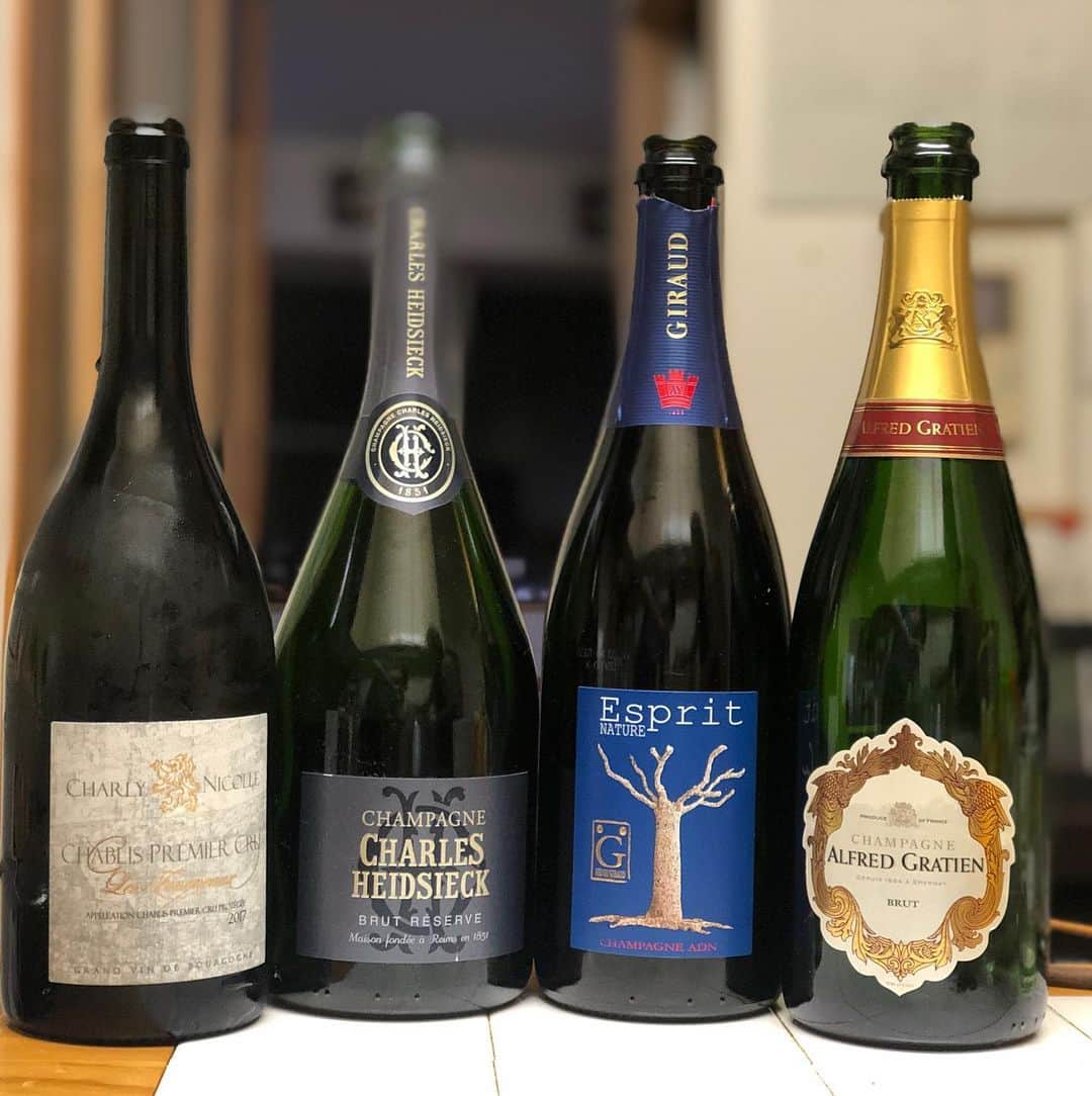 宮澤崇史のインスタグラム：「Thanks all my friend for nice dinner. #champagne #alfredgratien #espritnature #charlesheidsieck #chablispremiercru」