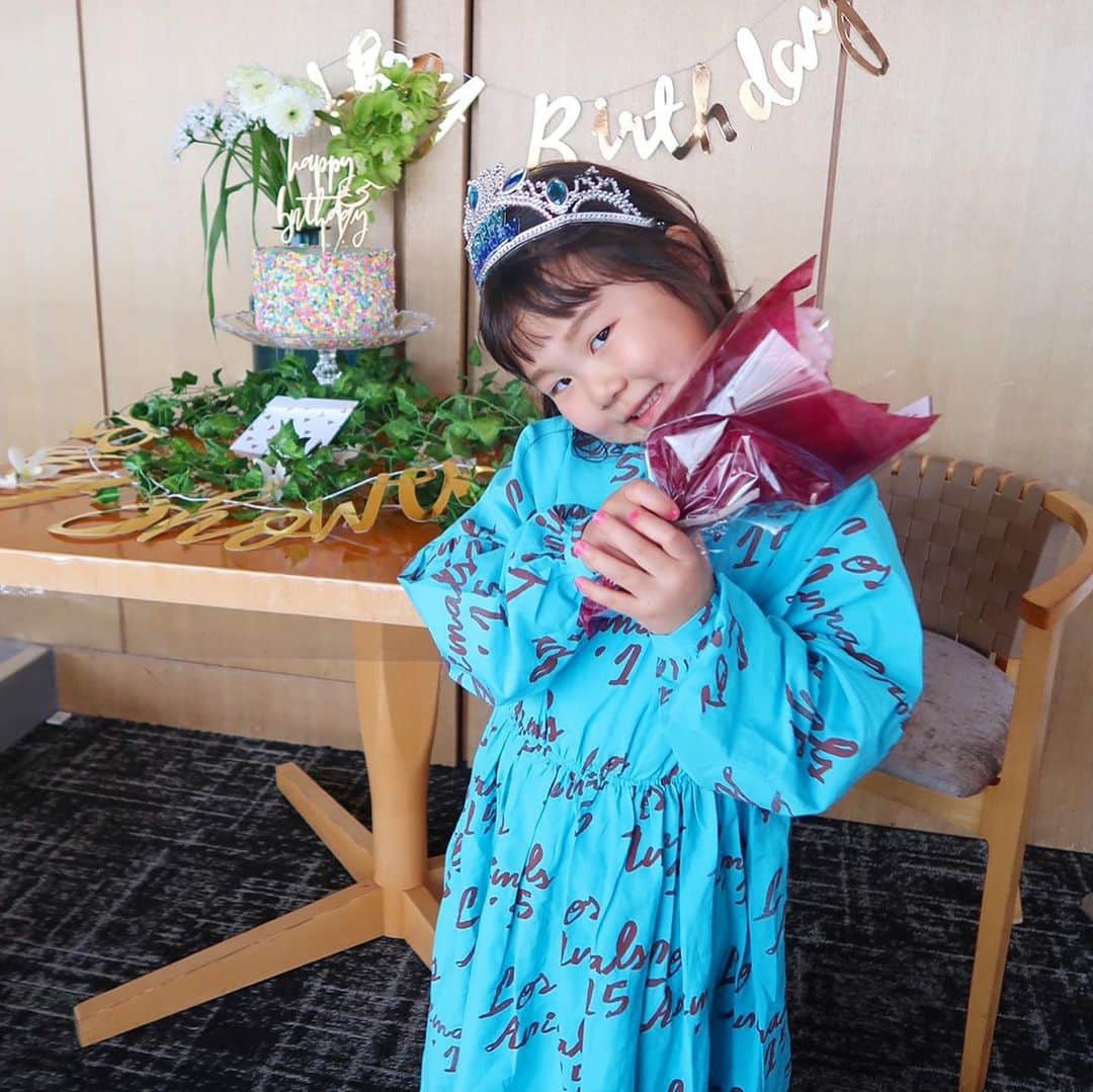 ayu kagawaさんのインスタグラム写真 - (ayu kagawaInstagram)「・ birthday party🎂🎈 & baby shower🤰🕊 ・ 愛情たっぷり💓盛り沢山なparty🥳🎈 大人も子供もだーいすき♡✨ #birthdayparty #babyshower #kidsparty」2月9日 20時35分 - ayuyunyun