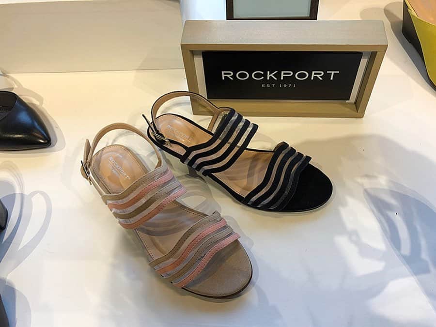 泉マリコさんのインスタグラム写真 - (泉マリコInstagram)「「走れるヒール靴」が大人気の @rockport_jp 👠✨ 2020ss展示会にご招待いただき、早速新作をチェックしてきました。 . 今年のトレンドをばっちりおさえた新作シューズがたくさん登場🍀 2020春夏のテーマは 「STEP INTO COLOR」ということで、レモンスエードなど、春らしくポップなカラーのパンプスやサンダルが目白押し🍋✨ . どのアイテムも女性らしいシルエットと安定感溢れる履き心地は折り紙付き。  かわいさ、今っぽさ、実用性を両立した靴はあまり無いので、私はROCKPORTを3年前に知ってからずっと愛用しています😍 . 詳細は @with_magazine.jp エディター記事に書いたので、ぜひチェックしてくださいね👡 「ROCKPORT 泉マリコ」で検索すると出てきます👆」2月9日 20時36分 - mariko_i0902