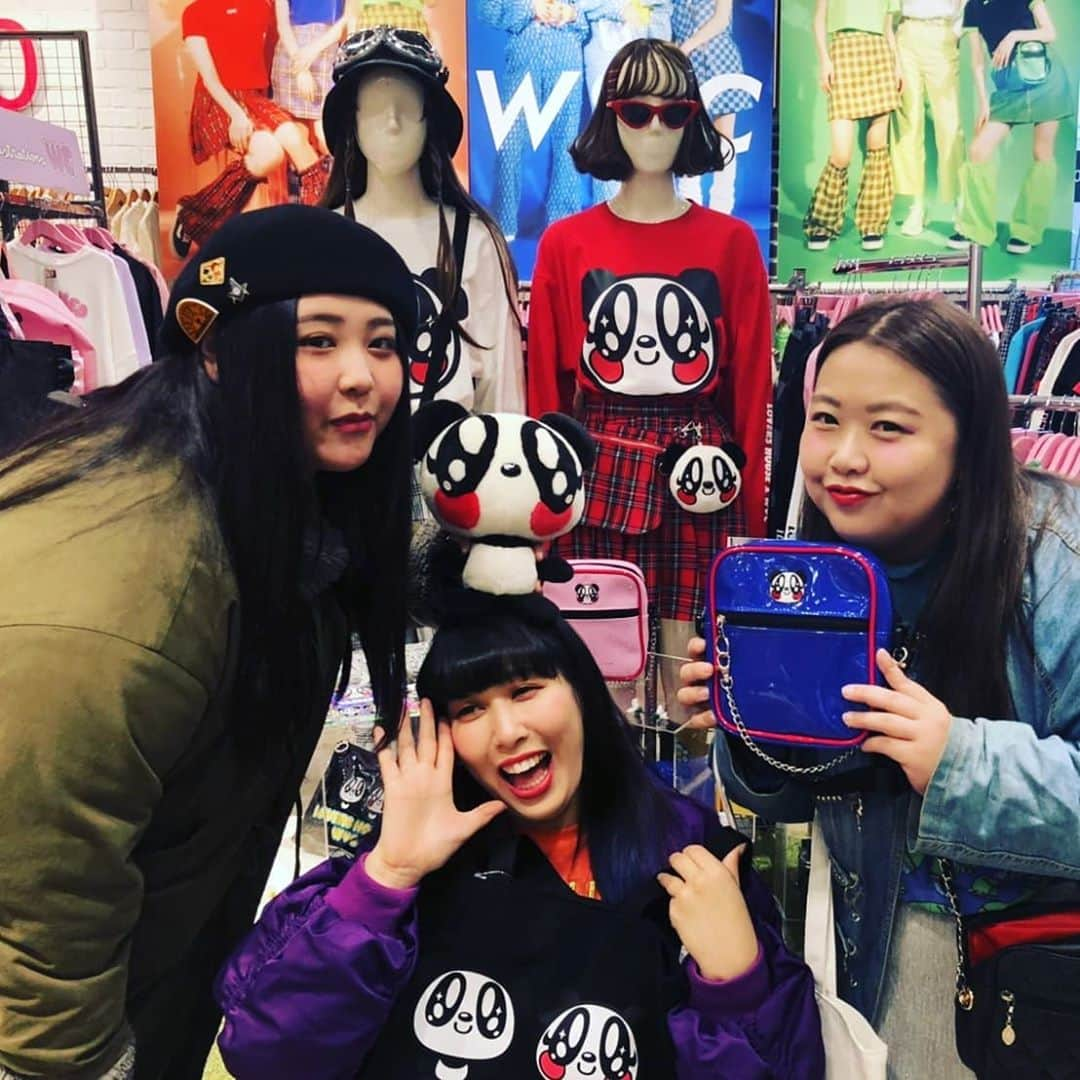 ミナコさんのインスタグラム写真 - (ミナコInstagram)「W♥️C  WEGO ♥️展示会♥️めっちゃ可愛かった～✨届くの楽しみ♥️ #wc #ダブルシー #wego  #ぽっちゃりコーデ  #ぽっちゃり女子  #ミケポ  #おしゃれさんと繋がりたい  #展示会」2月9日 21時01分 - mi7kooooo