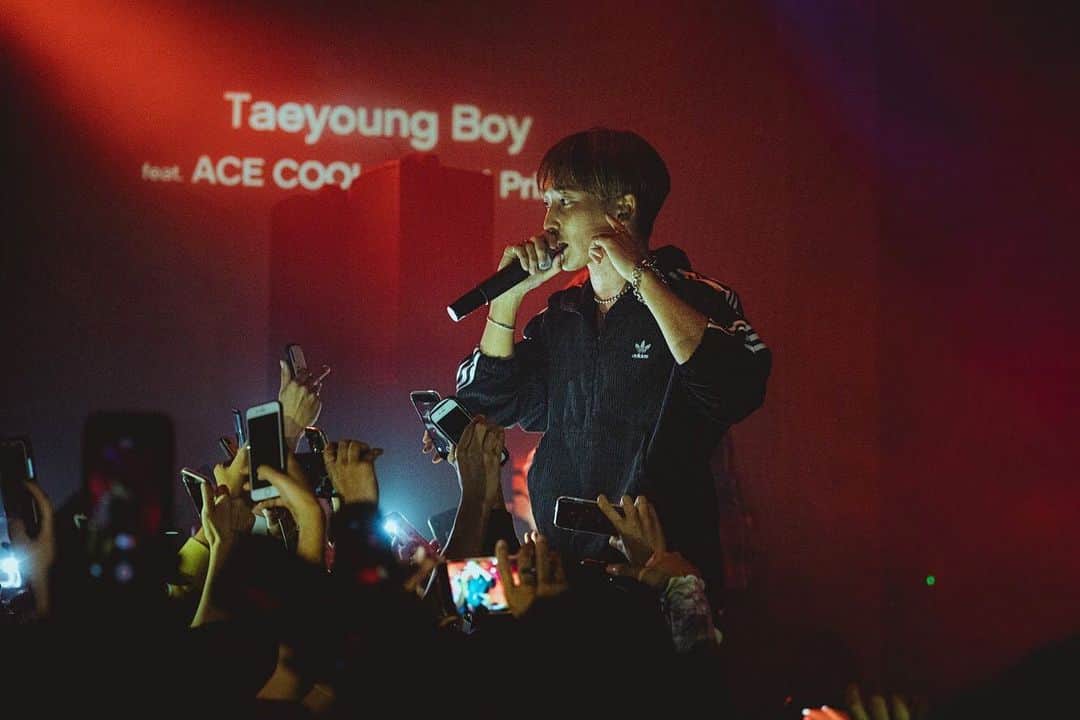 room onziemeのインスタグラム：「【Archive】﻿ ﻿ -----------------------------------﻿ ﻿ 2019.09.16 (Mon) ﻿ ﻿ Taeyoung Boy ﻿ “HOWL OF YOUNGTIMZ & TOPBOY”﻿ RELEASE PARTY﻿ supported by ROOMBASE ﻿ ﻿ ﻿ ■Taeyoung Boy @kidtizzle﻿ ﻿ ﻿ ﻿ photo by @leoyoulagi﻿ -----------------------------------﻿ #ROOM #ROOMBASE」