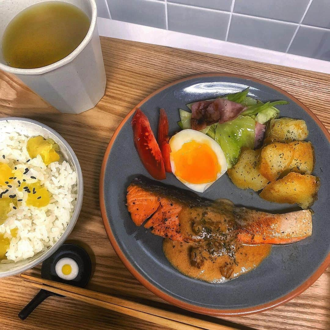 白沢かなえさんのインスタグラム写真 - (白沢かなえInstagram)「﻿ 朝ごはん🍴﻿ 今日は時間があったので作ってみました。﻿ ﻿ 味噌バターソースにして﻿ 和風と洋風のハイブリッドみたいに﻿ したかったんだけど、﻿ 洋風寄りだなあ🤔﻿ ﻿ #白沢かなえ #いただきます」2月9日 22時03分 - __shiro227