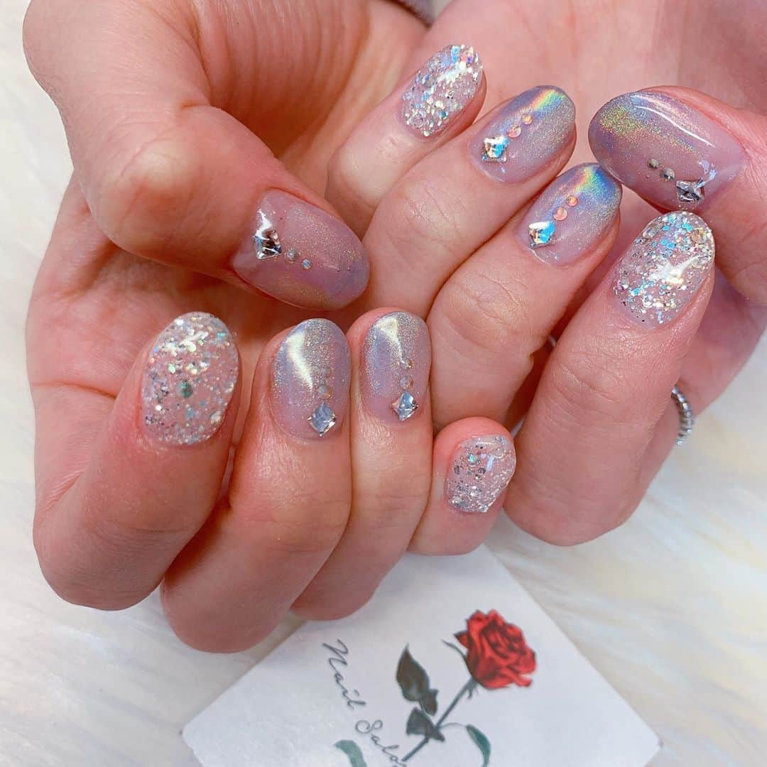 鈴木ふみ奈さんのインスタグラム写真 - (鈴木ふみ奈Instagram)「nailsalon kurniに行ってきたよ💅 今回はユニコーングラデ🦄×キラキラnailをオーダーしました✨✨ キラキラの部分もストーンをのせて立体的になってるの💕 細部まで可愛いnailをありがとうございました🙏🌈 #nail #ふみnail #nailsalon #fashion #kurni #nailsalonkurni #ネイル #ネイルデザイン #ネイルサロンクルニ #ユニコーングラデ」2月9日 22時02分 - fuminasuzuki