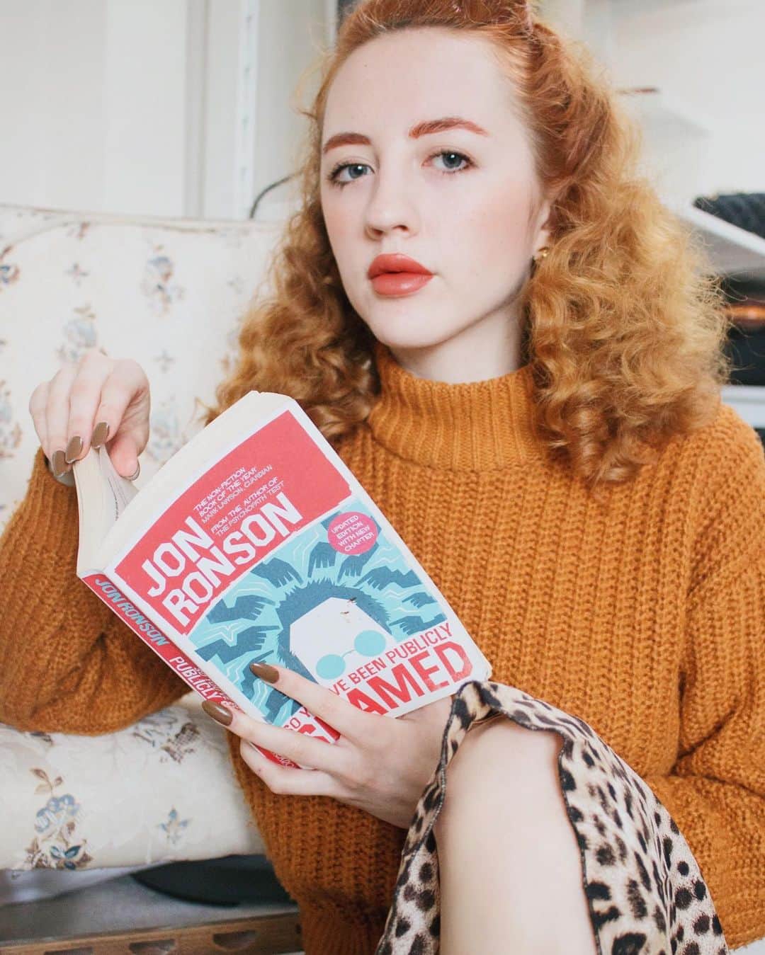 ベッキー・クルーエルのインスタグラム：「SO YOU’VE BEEN PUBLICLY SHAMED?⁣ ⁣ This is the book I believe every internet citizen must read. I’ve been one of those citizens since, I’m not kidding, 7 years old. Over that time I’ve witnessed internet culture form and develop at an increasingly rapid rate. ⁣ ⁣ Have you ever piled on? Cancelled someone? #whoeverisoverparty? While this book makes clear it’s not about excusing wrongdoing, it explores the very curious life-changing instances of perhaps a joke being taken a wrong way, and somebody losing their job as a consequence. ⁣ ⁣ In particular I loved the parts exploring the ‘Right To Be Forgotten’ law, a regulation allowing people to strip their history from being indexed by search engines. ⁣ ⁣ Ronson explores the services who offer this ability privately, by creating thousands of blogs and websites about a person, aiming to bury their past rather than erase it. I had no idea these kinds of services existed. ⁣ ⁣ Overall it explores the theme of shame, and what it drives us to do. ⁣」