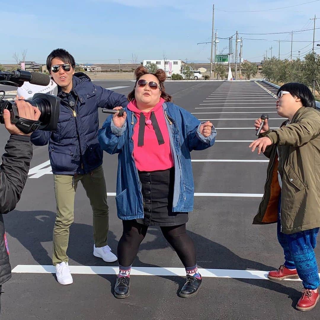 おかずクラブのインスタグラム：「ゆいPだよ！  相変わらずデルサタロケめちゃくちゃ楽しいぜ！！！！ 歌って、食べて、滑って、眺めました！  放送お楽しみに！！！ #デルサタ」