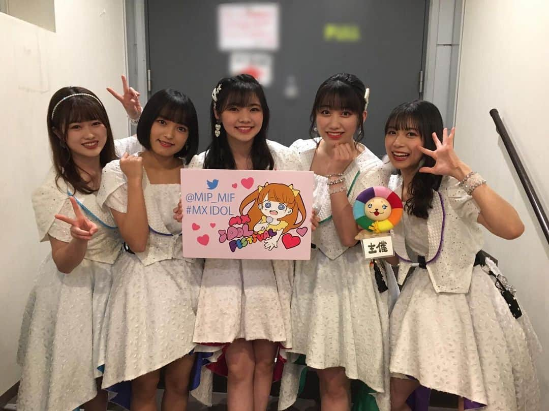 こぶしファクトリーのインスタグラム：「こんにちばんわ！浜浦彩乃です！ MX IDOL FESTIVAL Vol.15ありがとうございました✨ こぶしの魅力を最大限に出せたステージでした！！！ 一体感最高😆皆さんの最高の笑顔を見ることができて幸せでした！！！！ #浜浦彩乃 #こぶしファクトリー #広瀬彩海 #野村みな美 #和田桜子 #井上玲音　#こぶし組 #豊洲PIT」