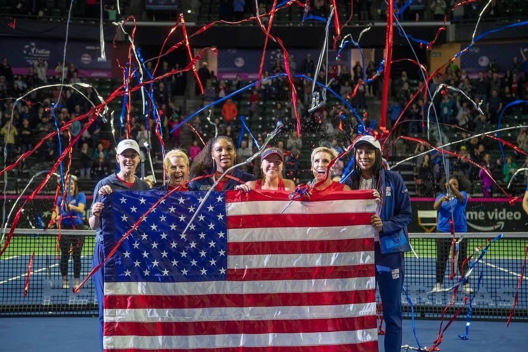 のインスタグラム：「WE DID IT 🙏🏼🇺🇸😍 It was so nice to be on the team with you guys! You made it so special and I loved the atmosphere these past days:) Qualified for the finals in Budapest 🇭🇺 who’s excited?! #RespectthedripKaren 😜」