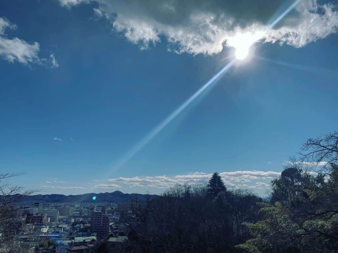 廣瀬規子さんのインスタグラム写真 - (廣瀬規子Instagram)「太陽の光が眩しい1日 ・ 今月も明日から20日まで　　@hamon_omotesando  オープンです。 ・ 新作も、再入荷もあります✨ ・ ・ #hamonclothes  #hamonomotesando  #kiryu #omotesando #今日は日帰り桐生でした」2月9日 22時56分 - noriko_style