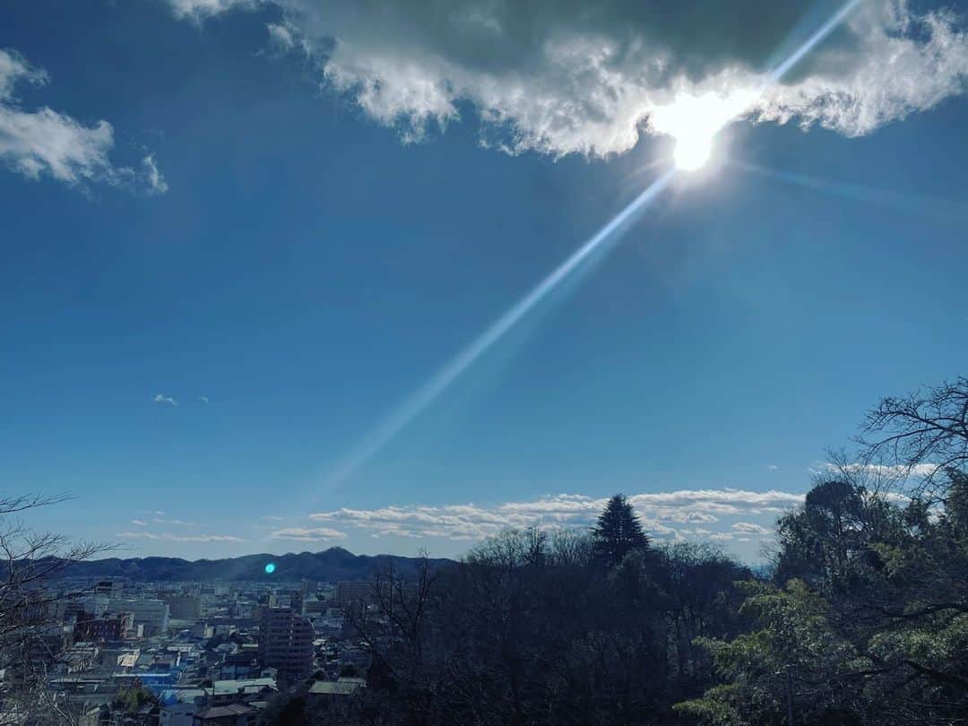 廣瀬規子のインスタグラム：「太陽の光が眩しい1日 ・ 今月も明日から20日まで　　@hamon_omotesando  オープンです。 ・ 新作も、再入荷もあります✨ ・ ・ #hamonclothes  #hamonomotesando  #kiryu #omotesando #今日は日帰り桐生でした」