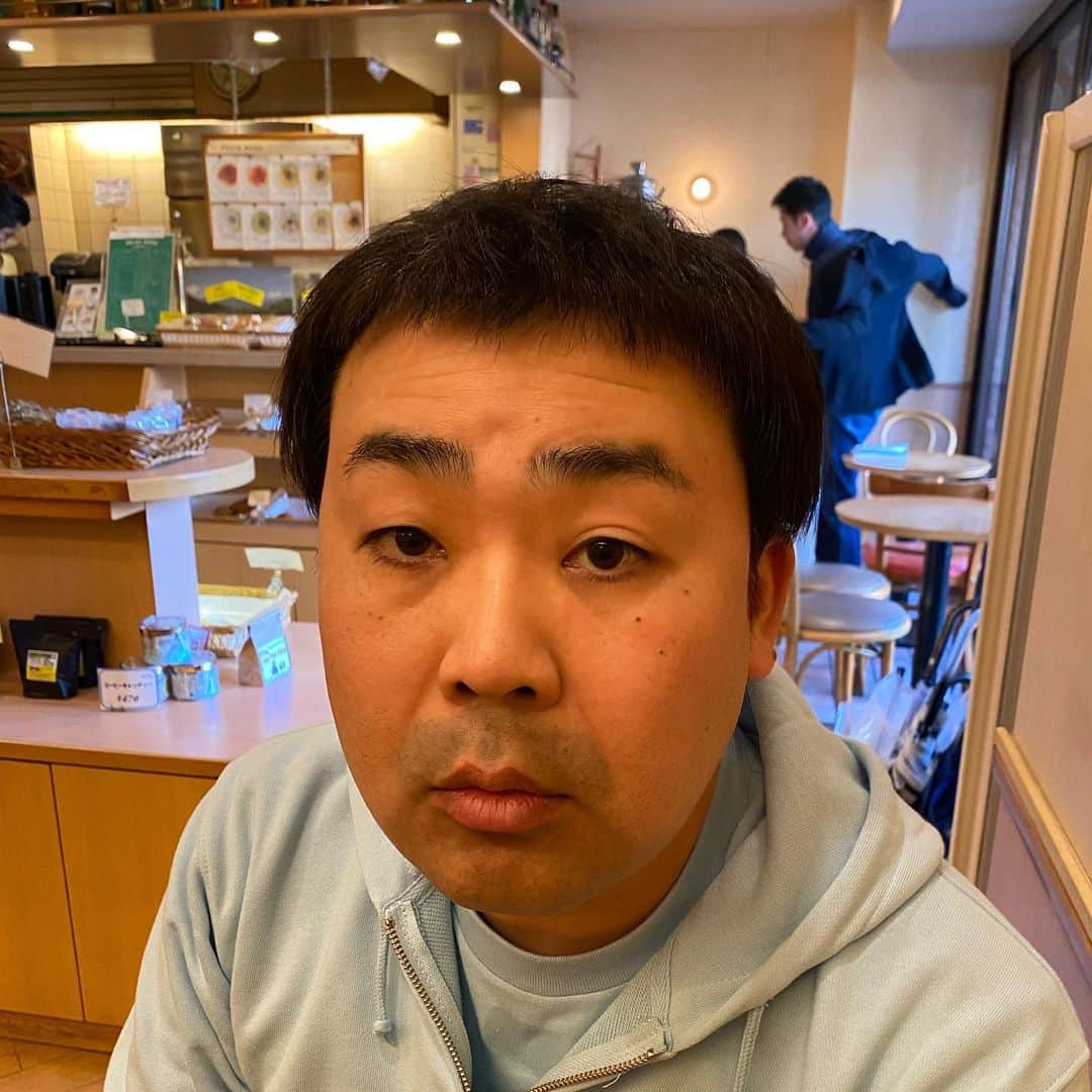 東野幸治さんのインスタグラム写真 - (東野幸治Instagram)「フットの岩尾君と仕事しました。 この顔見てやる気なくなりました。」2月9日 23時07分 - higashinodesu
