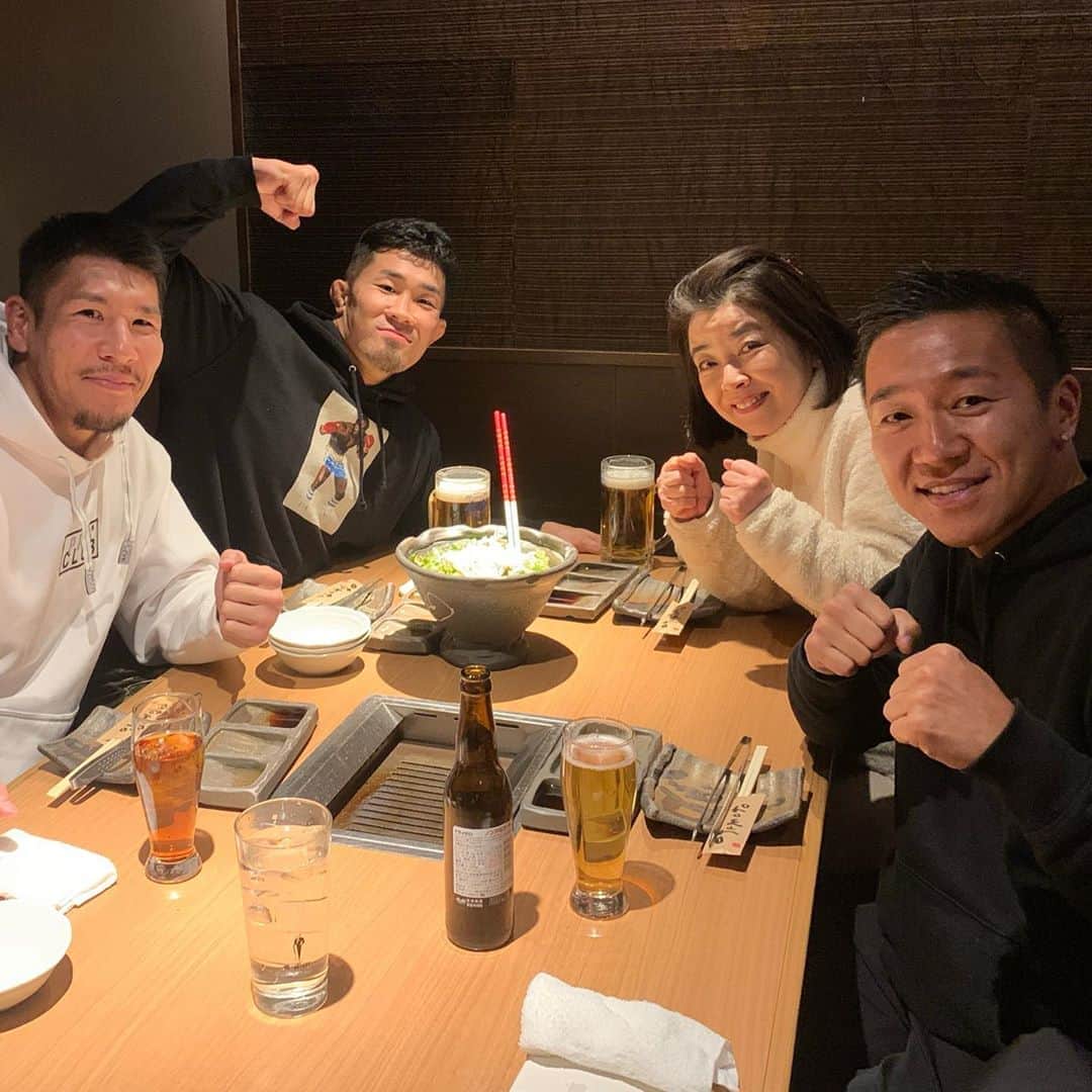 岸本加世子のインスタグラム：「マイクロ本当にありがとう。#岸本篤史 #芦田崇宏#マイクロ」
