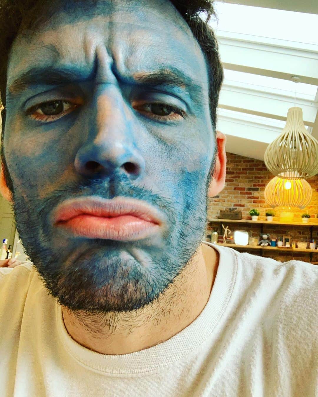 サム・クラフリンさんのインスタグラム写真 - (サム・クラフリンInstagram)「Sunday face paints. Apparently I am Blue Shrek. 👍🏻」2月9日 23時35分 - mrsamclaflin