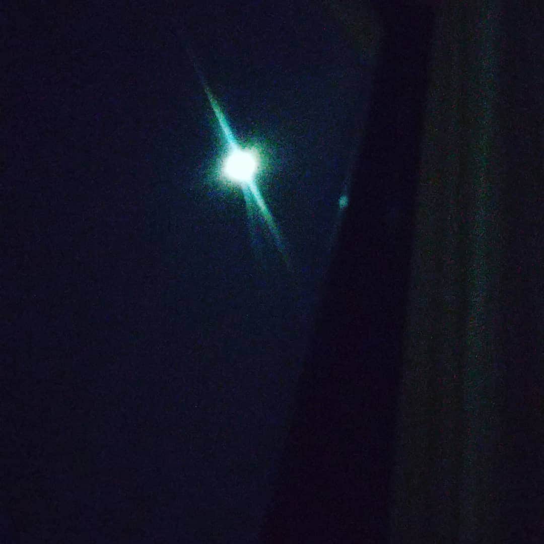 土屋太鳳さんのインスタグラム写真 - (土屋太鳳Instagram)「今日の満月は スノームーンと呼ばれる月✨ とてもとても綺麗な光です😊 ぜひ探してみてください🌕️ 明日から新しい世界へいってきます！ どのかたも、よい夜を✨✨✨」2月9日 23時48分 - taotsuchiya_official