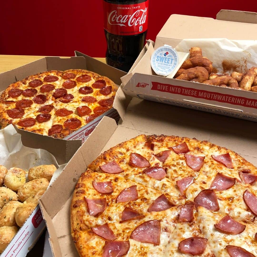 Domino's Pizzaさんのインスタグラム写真 - (Domino's PizzaInstagram)「🍕🍕🍕 IT’S #NATIONALPIZZADAY! 🍕🍕🍕 To celebrate, we’re giving away FREE PIZZA FOR A YEAR!  Here’s how to enter: 1. LIKE this post 2. TAG a friend in the comments below for a chance to #WinDominosPizza.  NO PURCHASE NECESSARY. Legal residents of the 50 U.S. (D.C.), 13 +. Enter by 2/9/20 at 11:59 p.m. ET. For Official Rules, including odds & prize description, see rules in bio. Void where prohibited.」2月10日 0時01分 - dominos