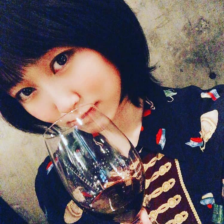 咲村良子のインスタグラム：「なんだかんだでワイン🍷❤️ #お酒好きな人と繋がりたい #ワイン好きな人と繋がりたい #呑んべぇ女子 #love #wine」