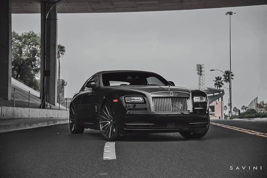 CarsWithoutLimitsさんのインスタグラム写真 - (CarsWithoutLimitsInstagram)「RR Wraith rolling on @saviniwheels  #carswithoutlimits #saviniwheels #wraith」2月10日 0時45分 - carswithoutlimits