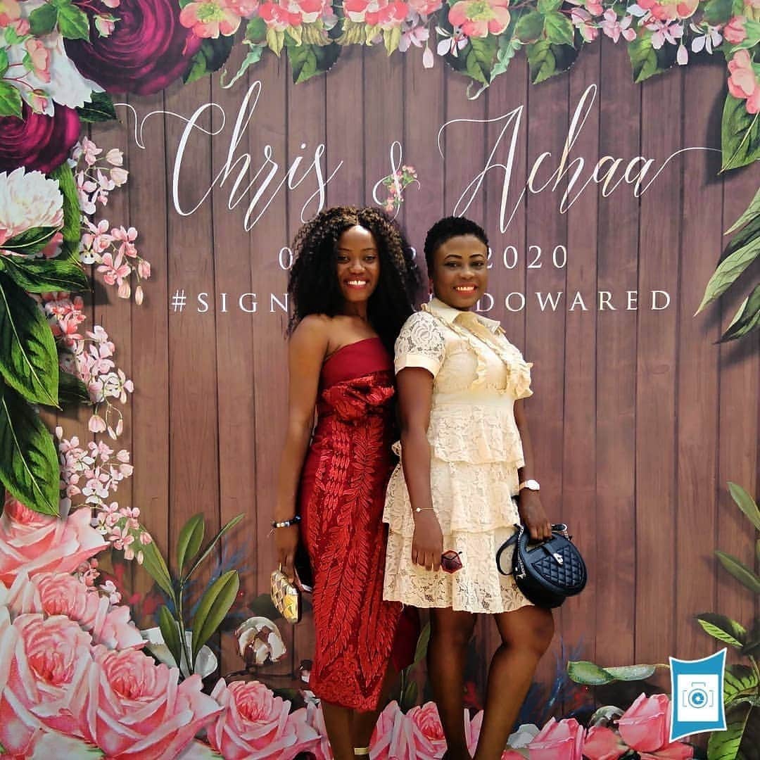 Ŝ Ŋ Ą Ƥ☻Ƥ Ą Ŋ Ĕ Ĺ?Ğ Ƕ SMMのインスタグラム：「. Grab a friend and take a Pose!! . 👉A well placed personalized backdrop in an event or ceremony space can create the ideal focal point and enforce the theme and mood of your wedding ceremony. 👉We create our backdrops with several design layers of elements and materials to create a sense of depth and drama that tells a unique story about our couple's personality. . 👉Wedding backdrops have the potential to make a venue look very attractive to all the guests. 📸We Can't wait to personalize your design next!!. . Congratulations. 🎉. 🌹Chris & Achaa🌹. .  #SignedSealedOwared. . #makingsmileyfaces. @snappanelgh. . . .」