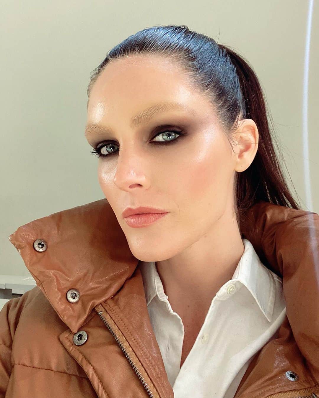 ヒラリー・ローダのインスタグラム：「who is she 👀 #nyfw」