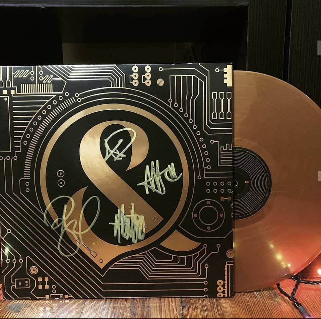 Of Mice & Menのインスタグラム：「There are still 5 hand-signed DEFY vinyls available on our official @Depop shop! 👀 (Link in bio)」