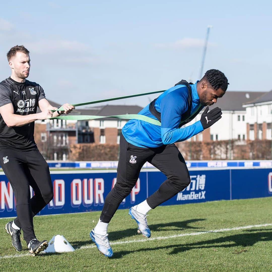 ジェフ・シュルップさんのインスタグラム写真 - (ジェフ・シュルップInstagram)「🙏🏾⚽️」2月10日 3時29分 - jeffreyschlupp