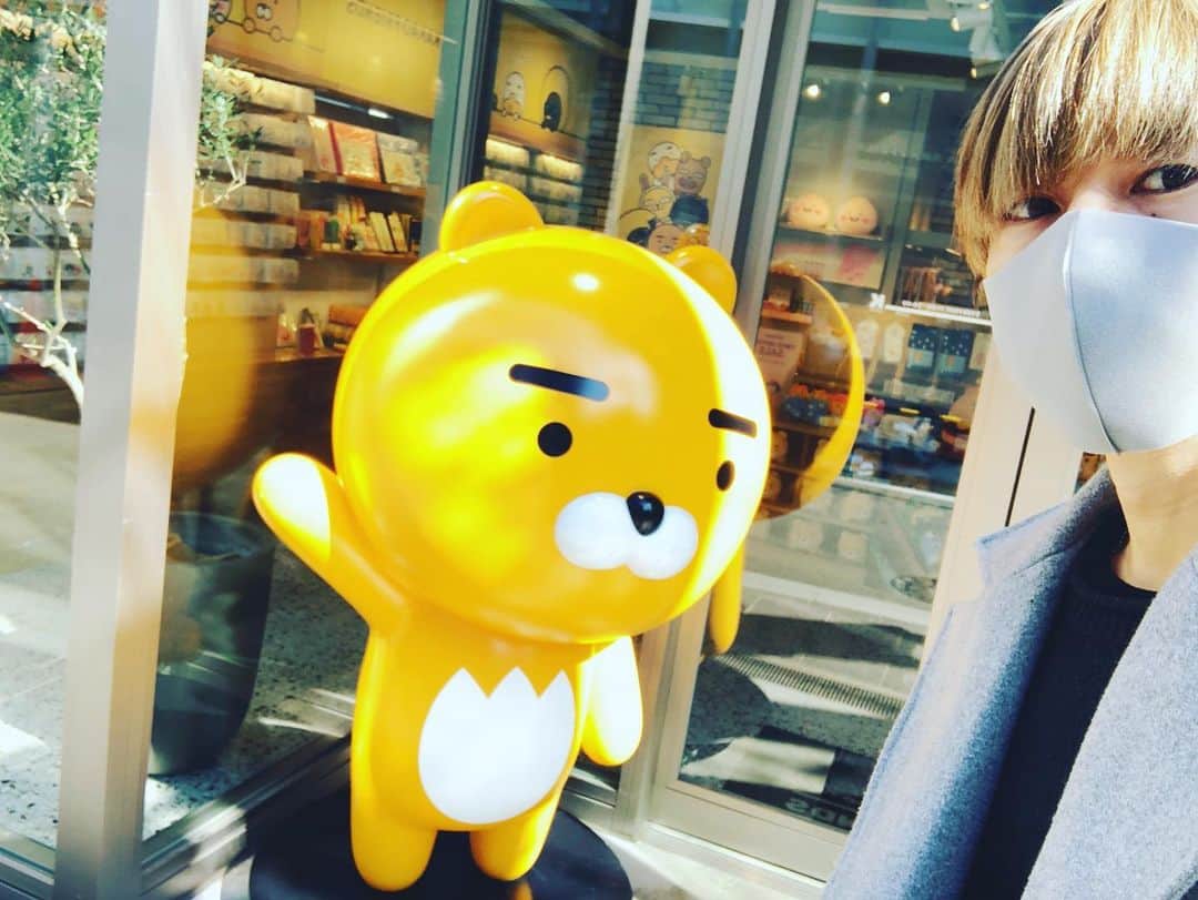 濱本和真のインスタグラム：「ツアー初日も近づいて来たから、リハーサル前に @ism_minamiaoyama 行ってきた✂︎ #ayumihamasaki #サイゴノトラブル  帰り道にライアンおったから記念撮影🤤」