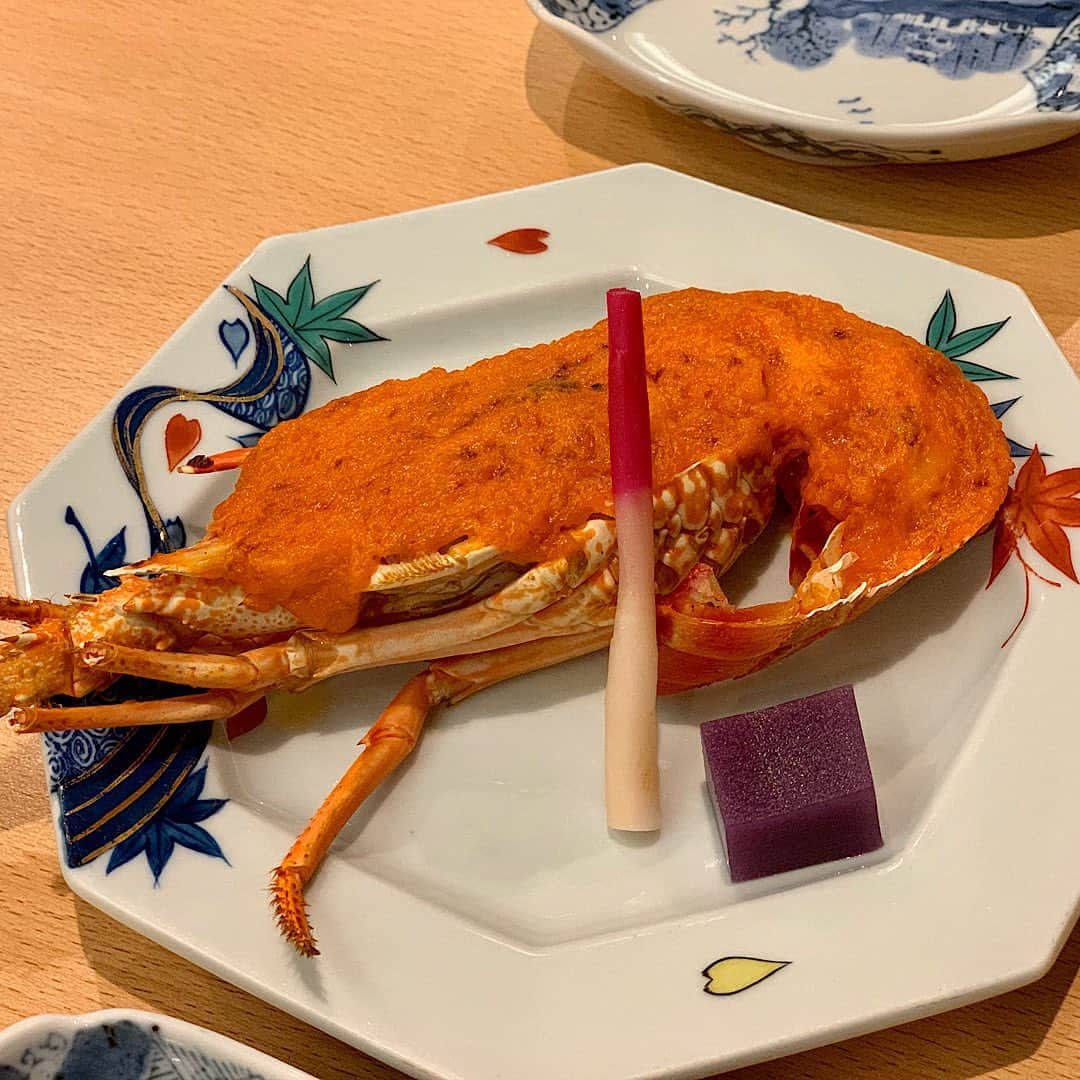 和多田藍さんのインスタグラム写真 - (和多田藍Instagram)「#沖縄グルメ 🍴﻿ ﻿ 1.2.#ステーキハウスNAKAMA で#石垣牛 の#ステーキ と#ロブスター 🐃﻿ 3.4.アリビラの佐和で沖縄県産和牛のすき焼きとロブスター雲丹素焼き🍻﻿ 5.アリビラのベルデマールで朝食ビュッフェ🥞﻿ 6.#オーシャンBOO で#アグー豚 のつゆしゃぶ🐖﻿ 7.#BLUESEAL の1番好きな味ブルーウェーブ🍨💕﻿ ﻿ ﻿ #沖縄#沖縄旅行#旅行#旅游#黒毛和牛#和牛#wagyu#Japanesebeef#Japaneseblack#lobster#steak#gourmet#Okinawa#trip#travel」2月10日 13時07分 - ai_watada