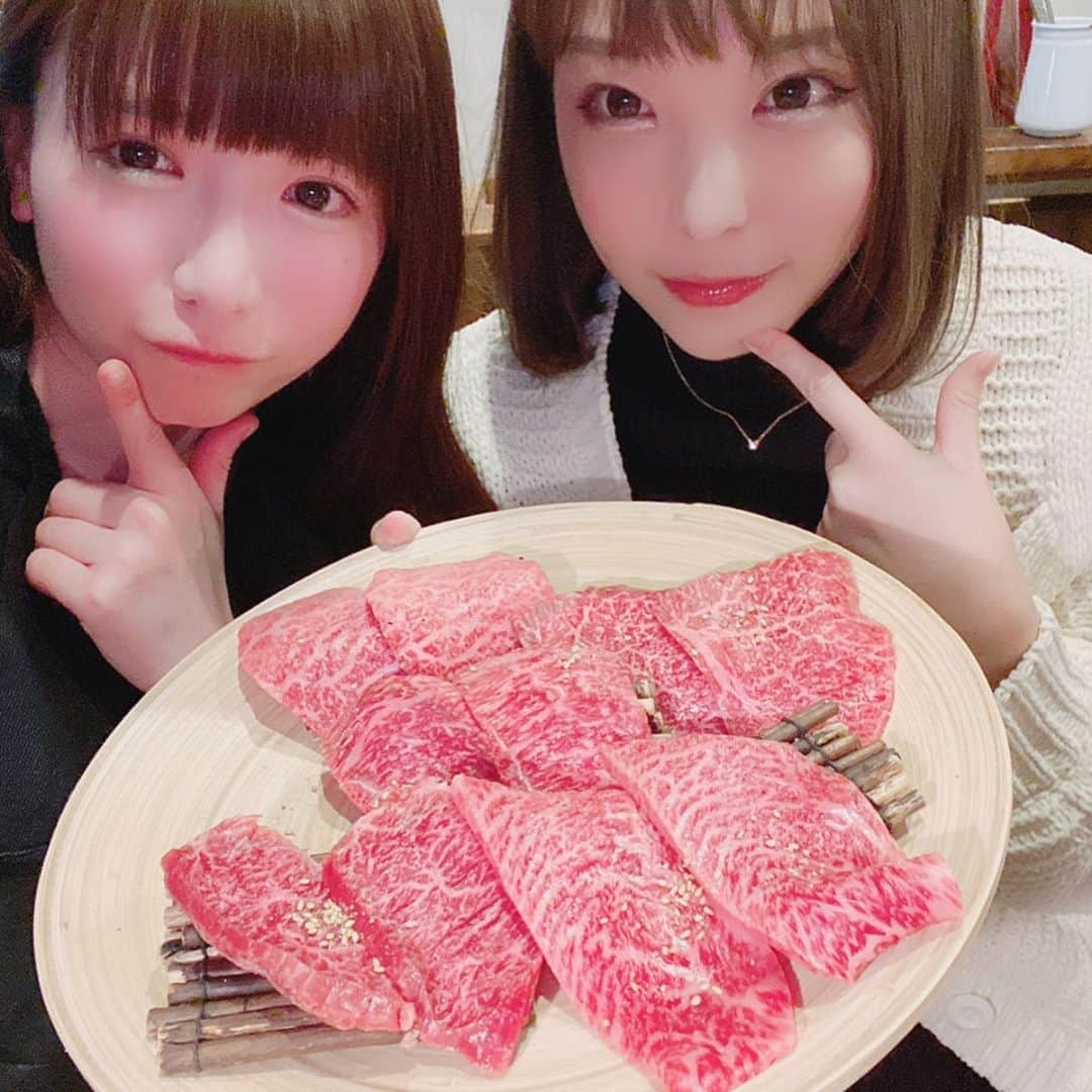もえのあずきさんのインスタグラム写真 - (もえのあずきInstagram)「お肉🤤💓まいてぃが誘ってくれた〜☺️💓 おいしすぎる🥰🙏 #beefbykoh #お肉#焼肉#お肉の宝石箱 #ビーフバイコウ #肉食女子#japanesefood #japanesegirl #まいてぃ#もえあず」2月10日 13時28分 - moeazukitty
