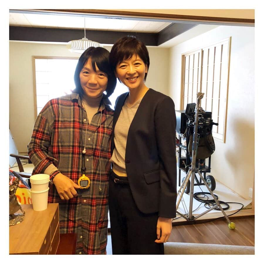 中山忍さんのインスタグラム写真 - (中山忍Instagram)「全身刑事の思い出②  なぜ？ 捜査課に赤いテーブルが⁇  娘娘食堂にも通いましたねぇ  #全身刑事 #ある日の撮影風景 #内藤剛志 さん #笠松将 くん #小倉優香 ちゃん #ダンディ坂野 さん #久松郁実 さん #尾美としのり さん  たくさんの方々に支えられた現場でした✨」2月10日 13時33分 - _shinobu_nakayama_