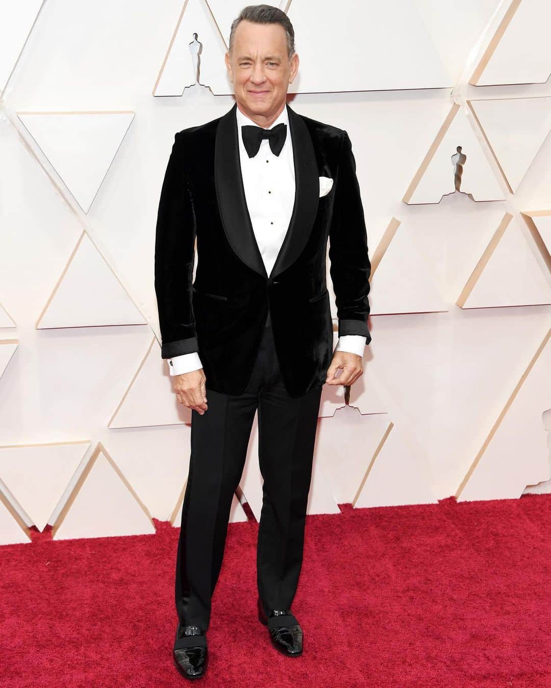 トムフォードさんのインスタグラム写真 - (トムフォードInstagram)「@tomhanks wore a TOM FORD velvet  cocktail jacket to the 92nd Annual Academy Awards in Los Angeles. #TOMFORD #Oscars」2月10日 13時43分 - tomford