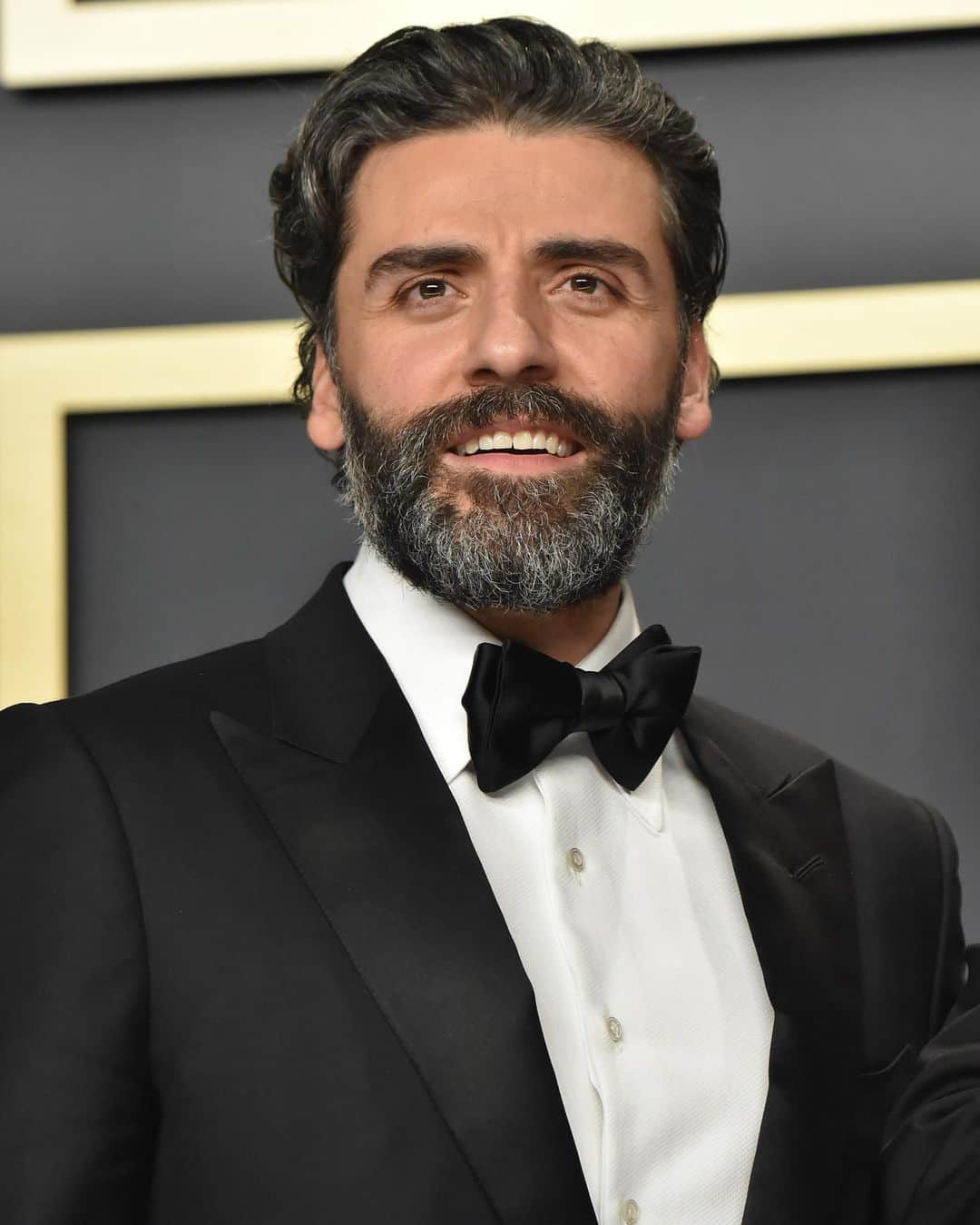 トムフォードさんのインスタグラム写真 - (トムフォードInstagram)「Oscar Isaac wore a black TOM FORD O’Connor tuxedo to the 92nd Annual Academy Awards. #TOMFORD #Oscars」2月10日 13時54分 - tomford