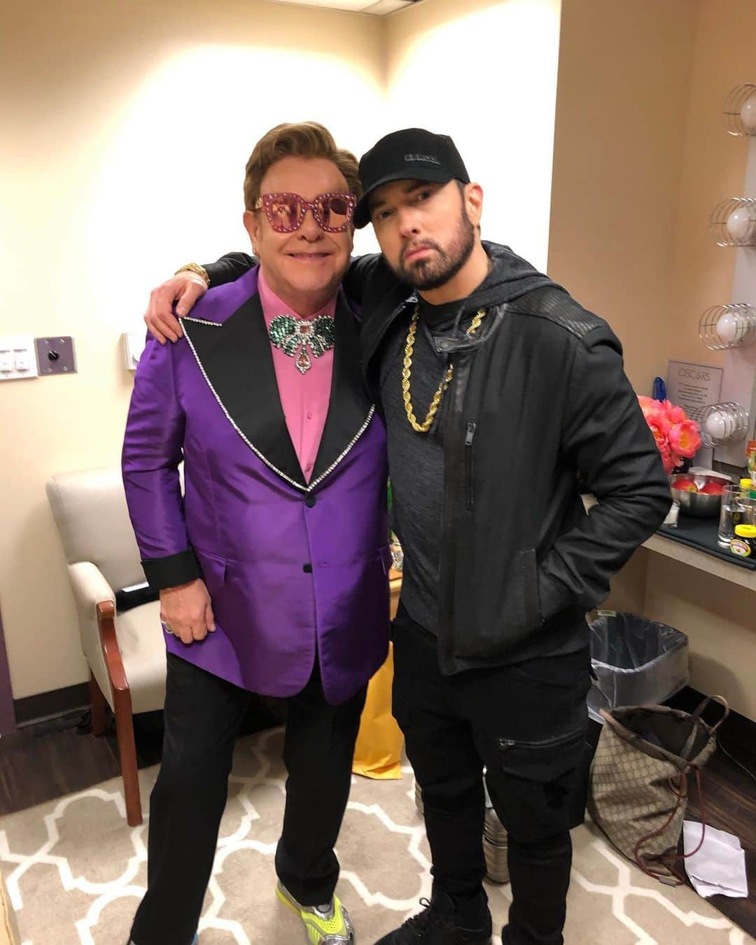 エミネムさんのインスタグラム写真 - (エミネムInstagram)「I got to see my Uncle Elton tonight at the Oscars.  Congrats on your win too, Sir! @eltonjohn」2月10日 14時07分 - eminem