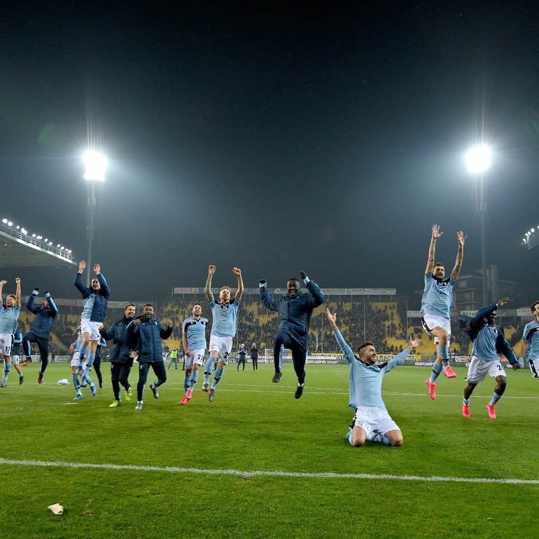 ダニロ・カタルディのインスタグラム：「Avanti Lazio⚪️🔵 #insiemesiamopiùforti」
