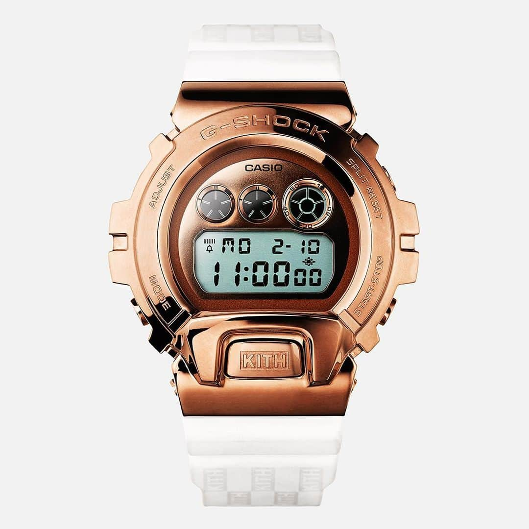 HYPEBEASTさんのインスタグラム写真 - (HYPEBEASTInstagram)「@hypebeaststyle: @kith and @gshock_us have joined forces to give the GM-6900 timepiece a luxurious rose gold rework. The accessory also comes with interchangeable resin bands in black or white iterations. Expect the item to drop on February 10 in-stores and online at 11 AM EST.⁠⠀ Photo: Kith」2月10日 8時49分 - hypebeast