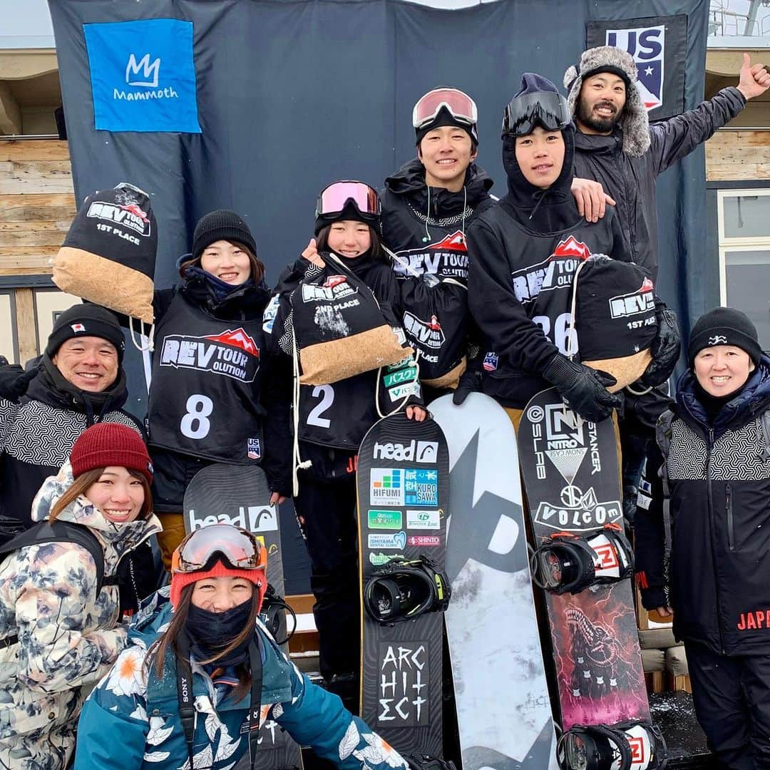 上田ユキエさんのインスタグラム写真 - (上田ユキエInstagram)「🇯🇵🔥🔥🔥🔥 @yuto__yamada 🥇 @aoto_kawakami 🥈 @rinayoshika 🥇 @kanamiokuyama 🥈 @japansnowboardteam @riderworks17 #revolutiontour #revtour #bigair #snowboarding」2月10日 9時00分 - yukie_ueda