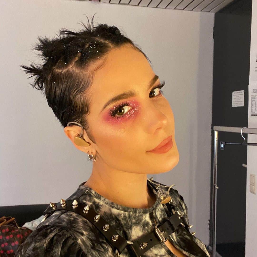 Halseyのインスタグラム：「👽👽 WICKED THING 👽👽」