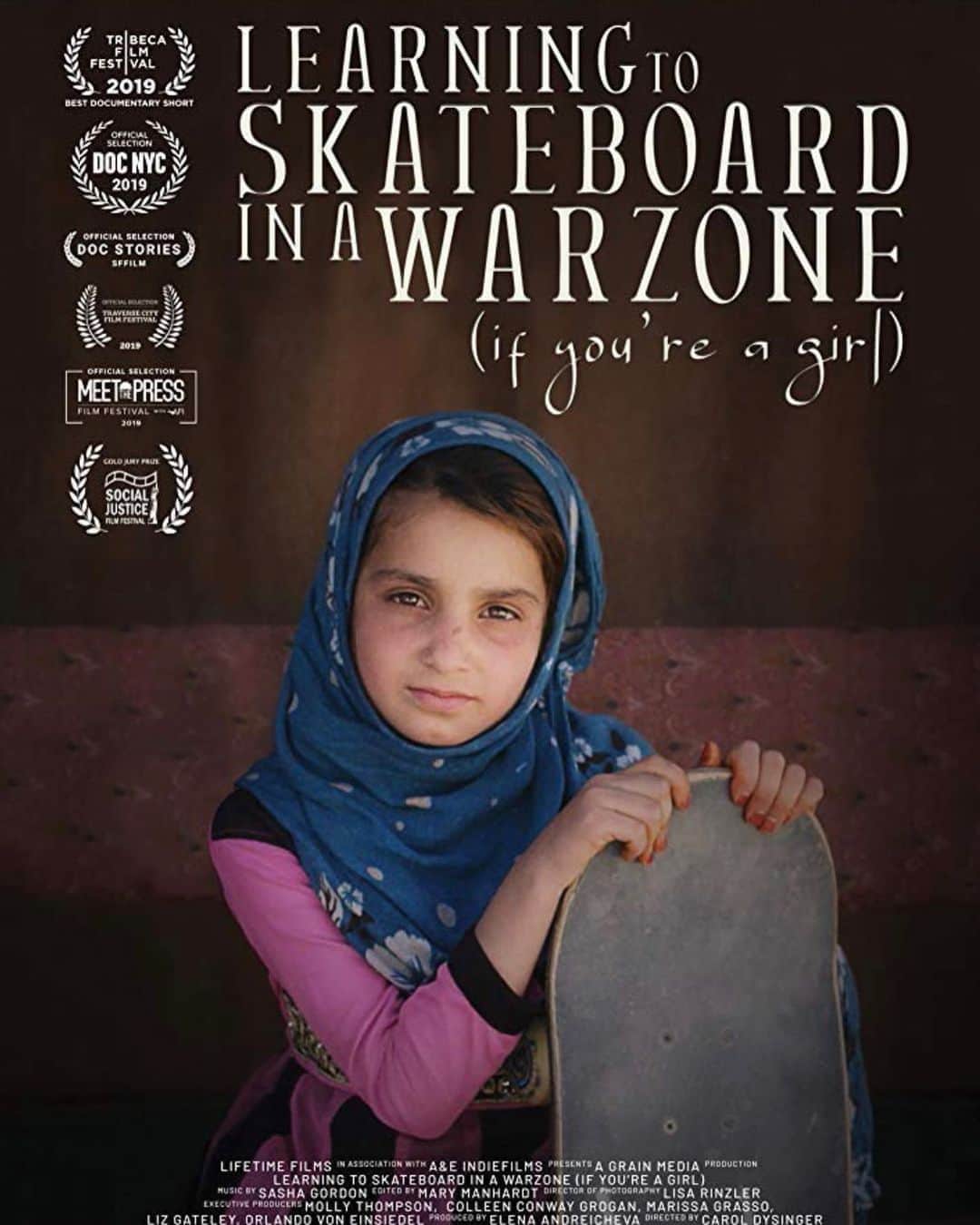 マキヒロチのインスタグラム：「『Learning to Skateboard in a Warzone』女性の人権が制限されていたタリバン政権から解放されたアフガニスタンでスケボーを学ぶ少女達のドキュメンタリーがアカデミー賞2020で短編ドキュメンタリー賞を受賞🏆👏劇場で観たい！ #learningtoskateboardinawarzone」