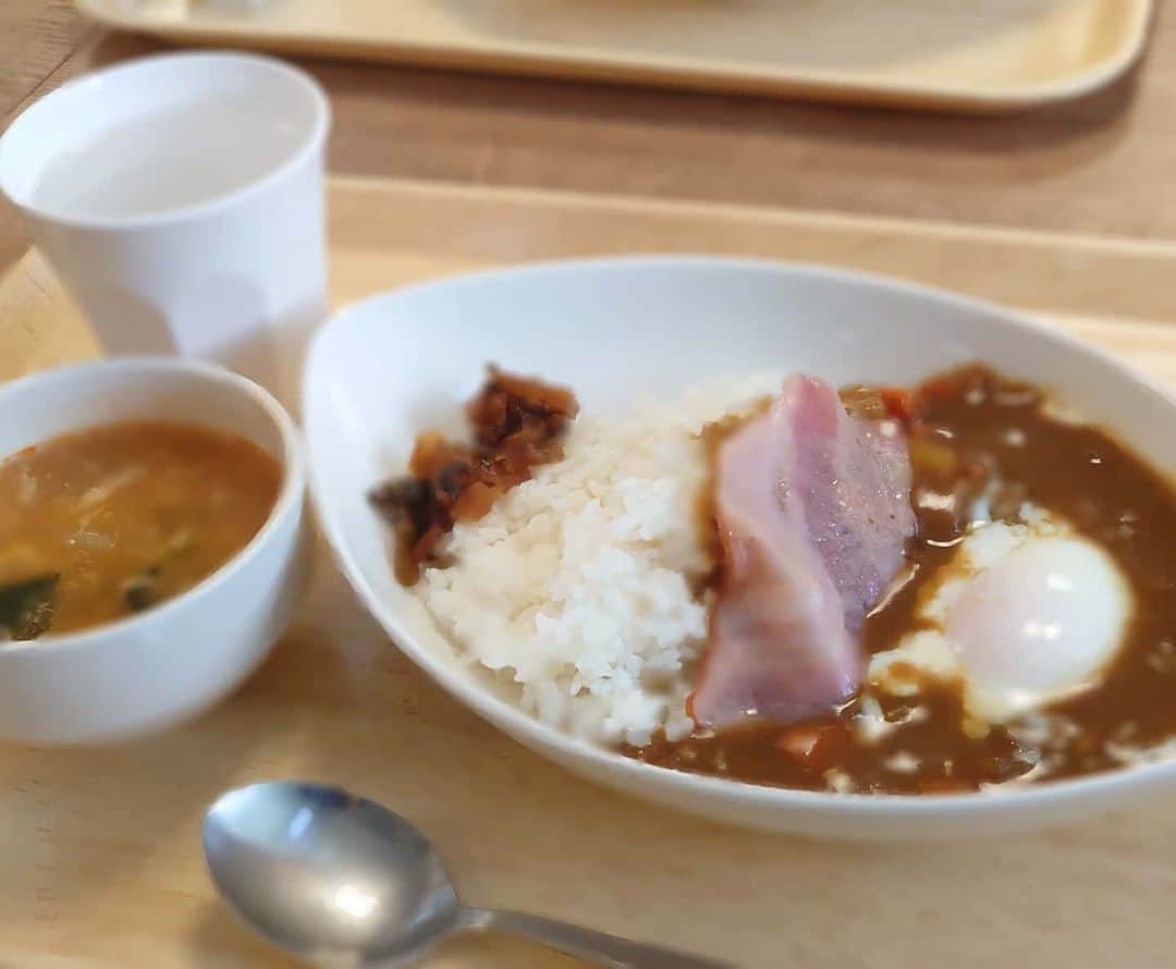 高井俊彦さんのインスタグラム写真 - (高井俊彦Instagram)「【ありがとう社員食堂✨】 ルミネｔｈｅよしもと辻本座長週新喜劇千秋楽🍁 今日も安定の３人でランチ✌  社員食堂ってええよなぁ⤴️⤴️⤴️ #ルミネtheよしもと  #辻本茂雄座長  #吉本新喜劇  #五十嵐サキ  #永田良輔  #高井俊彦  #社員食堂」2月10日 11時26分 - takai_toshihiko